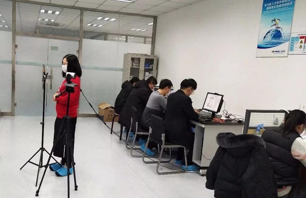 盛瀚售后工程師們?cè)诰€解答問題 盛瀚售后工程師們?cè)诰€解答問題
