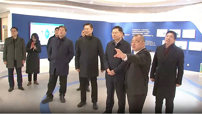 青島市委副書記、市長(zhǎng)趙豪志調(diào)研青源峰達(dá)太赫茲關(guān)鍵技術(shù)研發(fā)和科技成果轉(zhuǎn)化工作